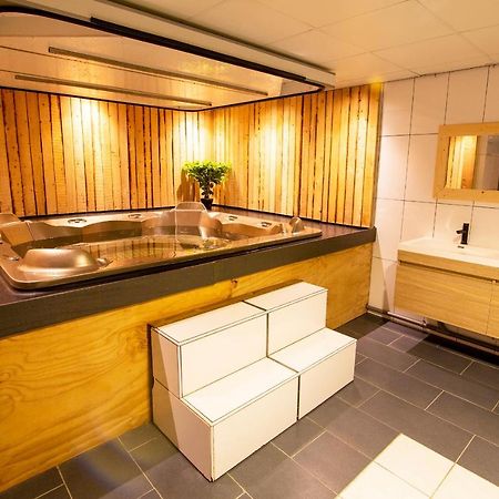 Luxus Familienvilla Mit Jacuzzi & Sauna Tzummarum Exteriér fotografie