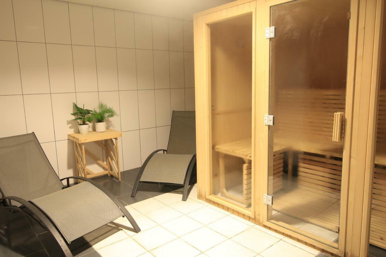 Luxus Familienvilla Mit Jacuzzi & Sauna Tzummarum Exteriér fotografie