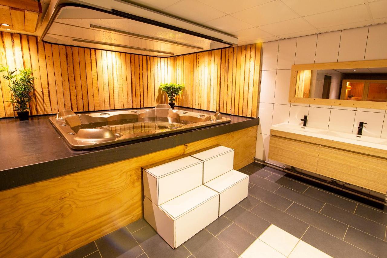 Luxus Familienvilla Mit Jacuzzi & Sauna Tzummarum Exteriér fotografie
