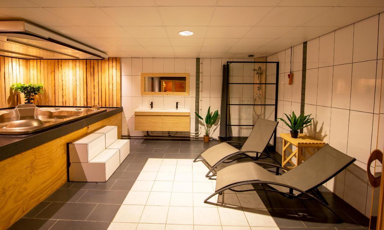 Luxus Familienvilla Mit Jacuzzi & Sauna Tzummarum Exteriér fotografie