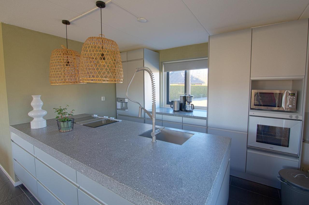 Luxus Familienvilla Mit Jacuzzi & Sauna Tzummarum Exteriér fotografie