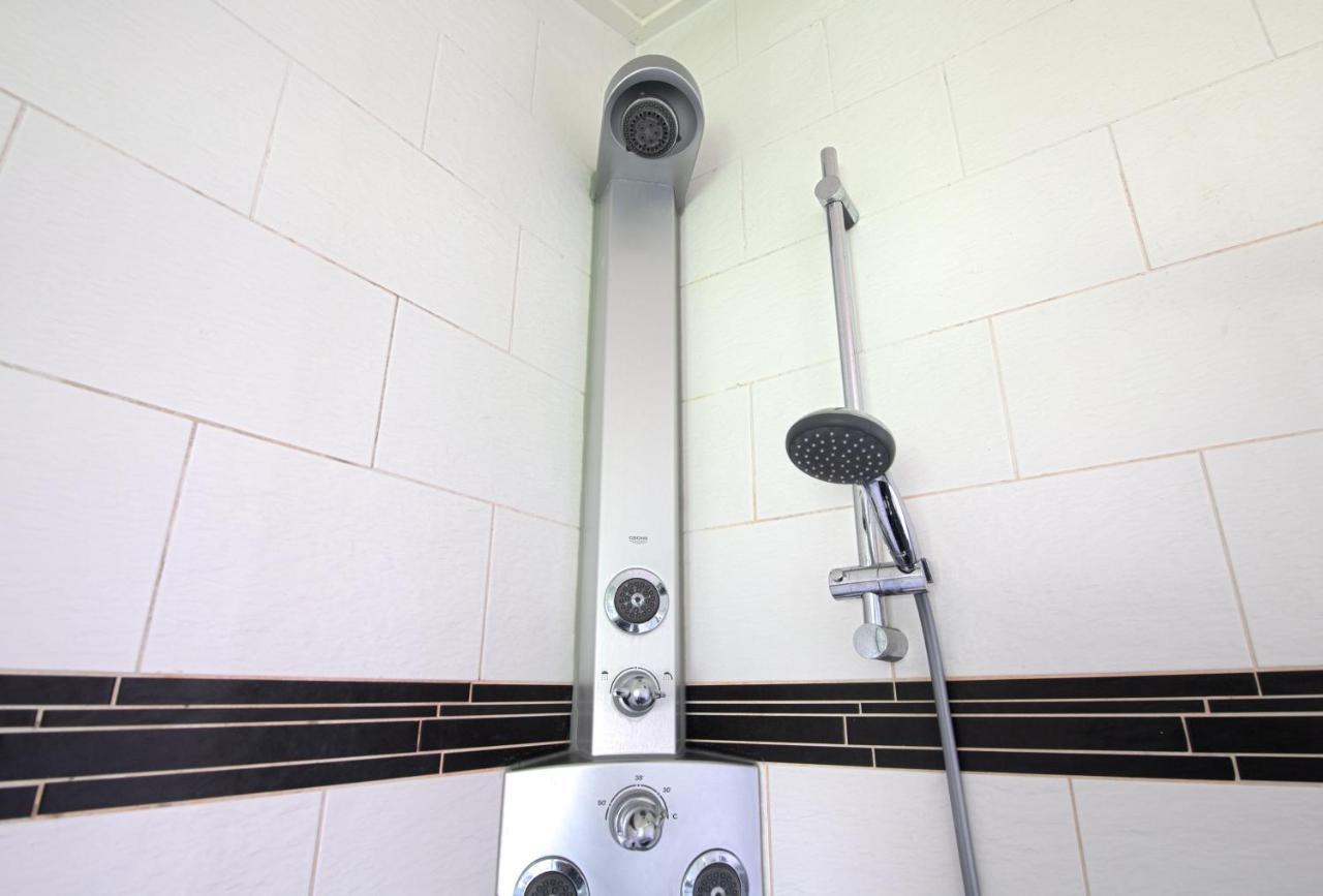 Luxus Familienvilla Mit Jacuzzi & Sauna Tzummarum Exteriér fotografie